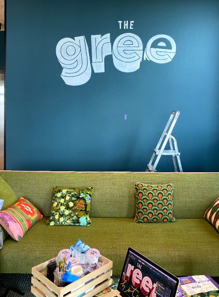 hotel, greet, fresque murale, graphisme, logotype, logo, christine sejean, graphiste, peintre en lettres, reims